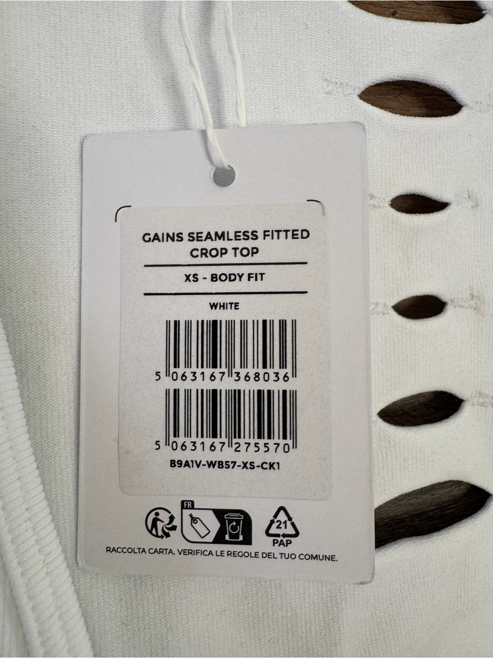 NWT Gymshark White Gains Seamless Fitted Crop Top - Picture 3 of 7